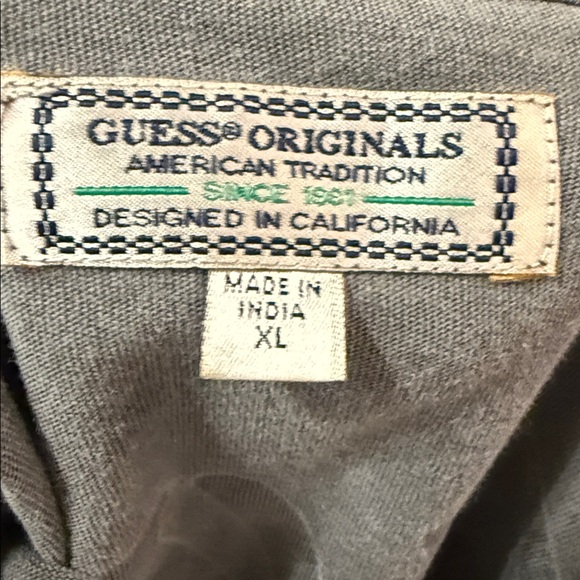 GUESS Charcoal Men's Tee - Picture 3 of 3